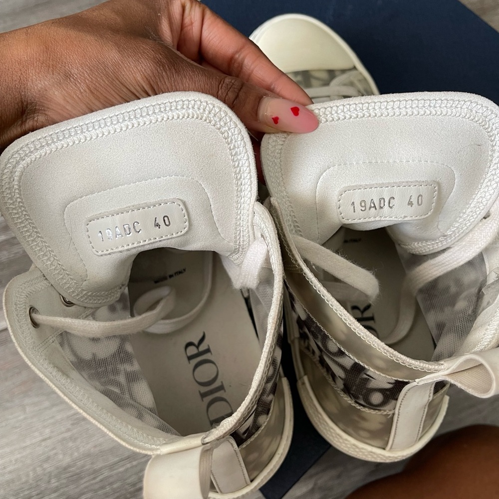 B23 HIGH-TOP SNEAKER
White and Black Dior Oblique Canvas size 40 - Picture 6 of 7